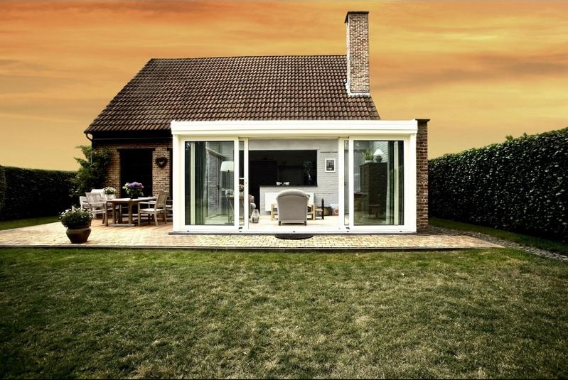 Flexibele terrasoverkapping met stijlvol polycarbonaat dak